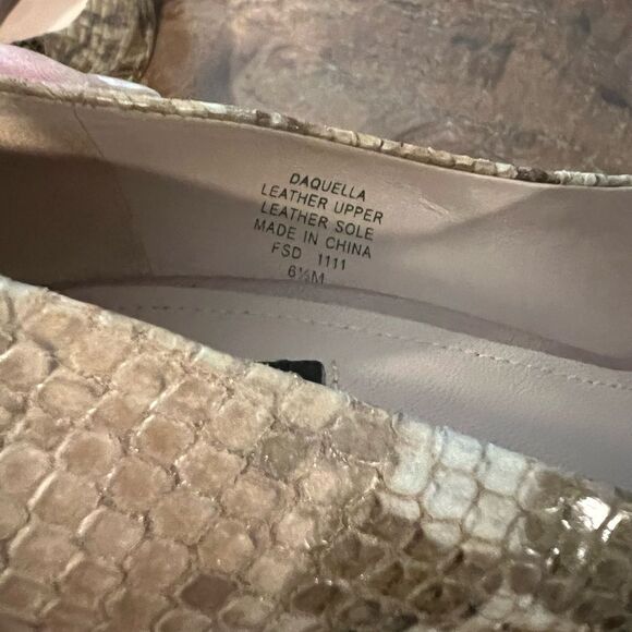 Joan & David Elegant Snakeskin Platform Heels size 6 1/2 - Picture 10 of 13